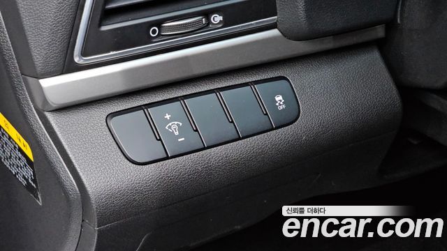 Hyundai AVANTE 2016 — photo 19