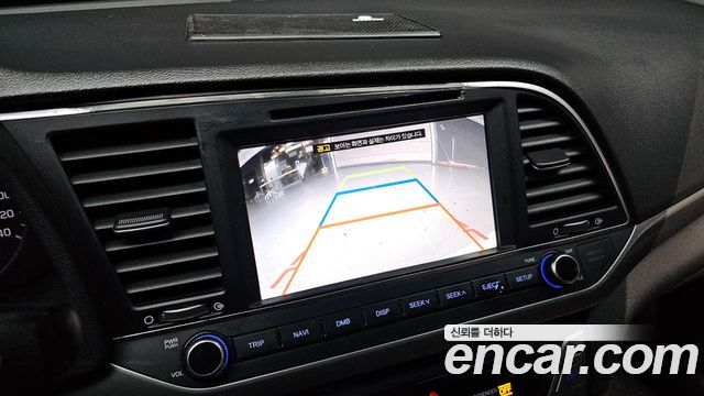 Hyundai AVANTE 2016 — photo 21