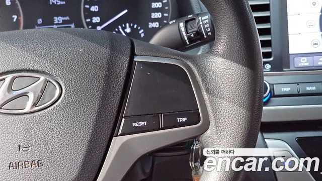 Hyundai AVANTE 2016 — photo 22