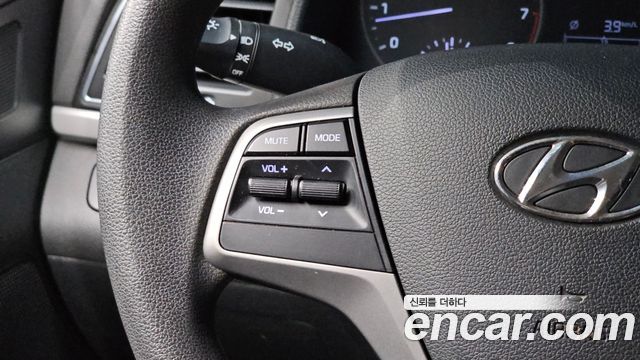 Hyundai AVANTE 2016 — photo 24
