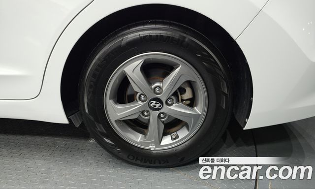 Hyundai AVANTE 2016 — photo 7