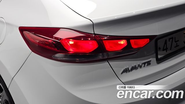 Hyundai AVANTE 2016 — photo 9