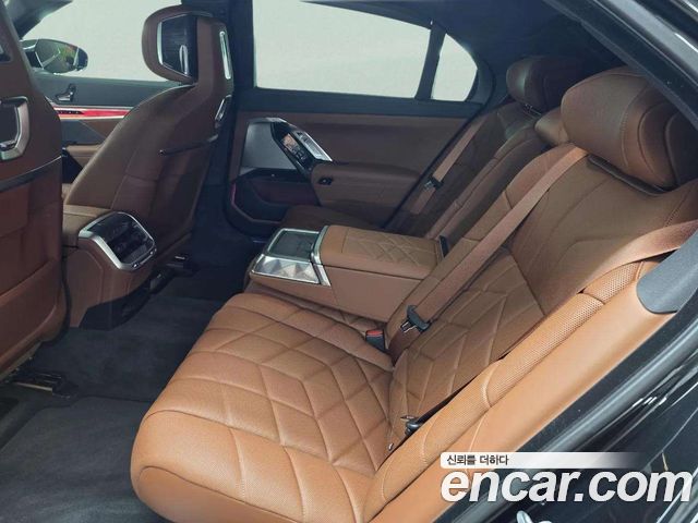 BMW 7-Series 2026 — photo 13