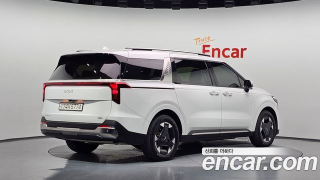 Kia Canival 2024 — photo 2