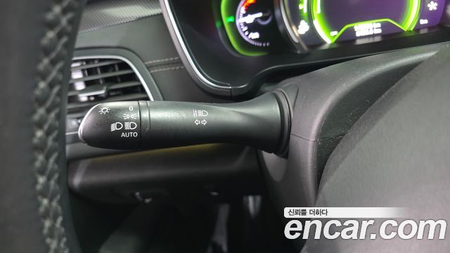 Renault Korea SM6 2019 — photo 28
