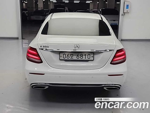Mercedes-Benz E-Class 2019 — photo 4