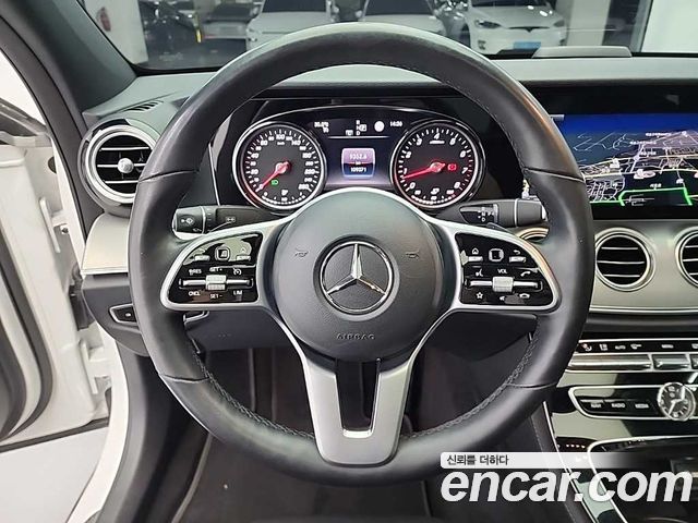 Mercedes-Benz E-Class 2019 — photo 9