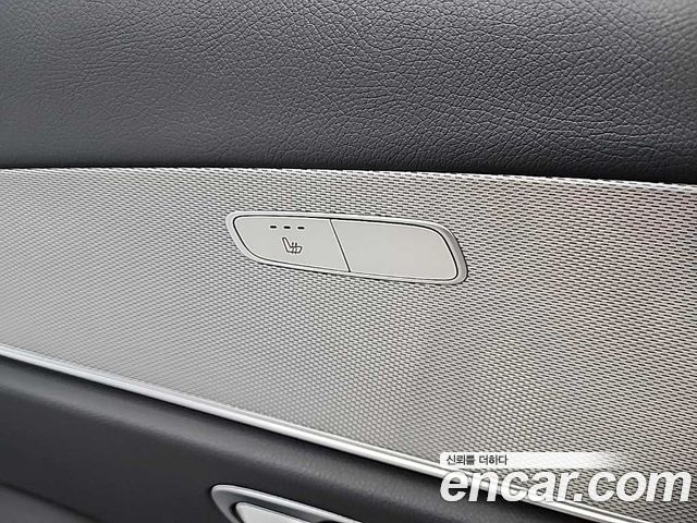 Mercedes-Benz E-Class 2019 — photo 13