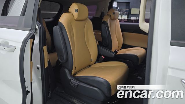 Kia Canival 2021 — photo 12