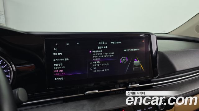 Kia Canival 2021 — photo 16