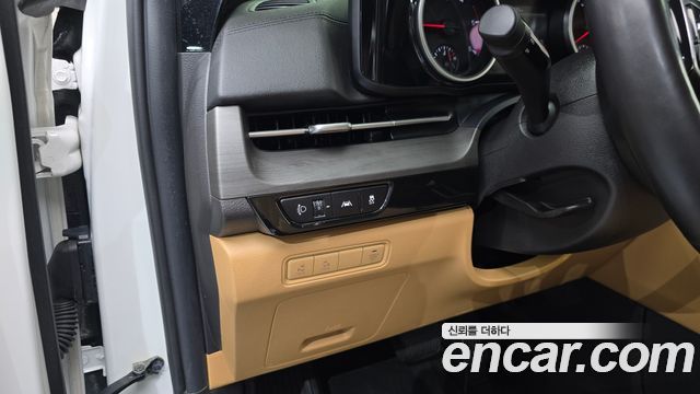 Kia Canival 2021 — photo 17