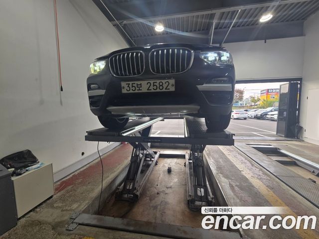 BMW X3 2018 — photo 2