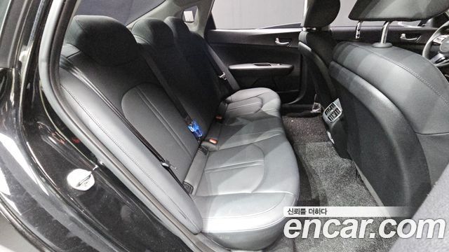Kia K5 2019 — photo 17