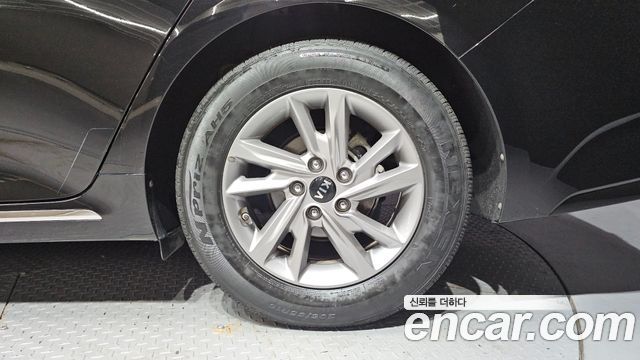 Kia K5 2019 — photo 7