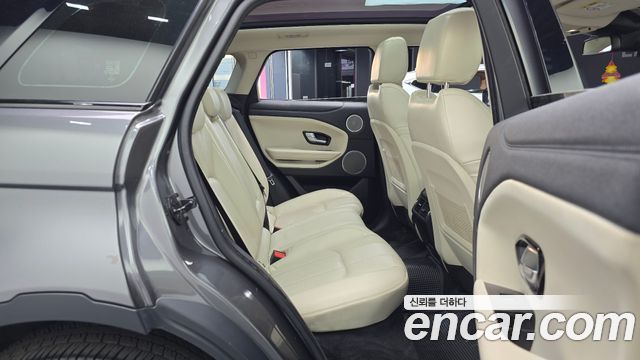 Land Rover Range Rover Evoque 2018 — photo 11