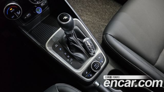 Hyundai Venue 2022 — photo 12
