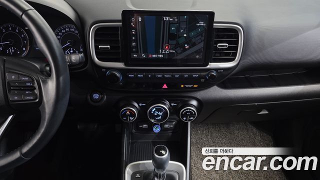 Hyundai Venue 2022 — photo 21
