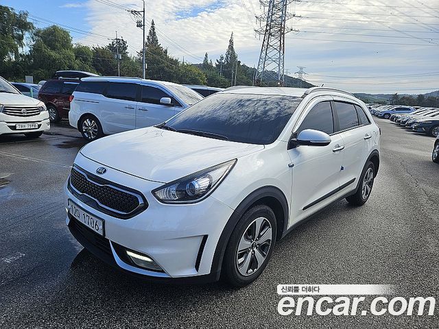 Kia Niro 2018 — photo 2