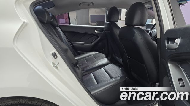 Kia K3 2018 — photo 11