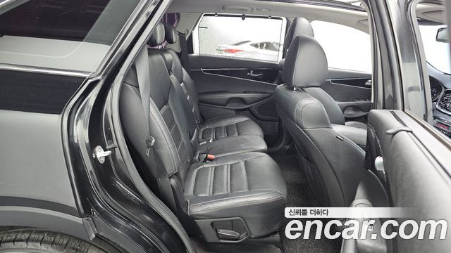 Kia Sorento 2018 — photo 11
