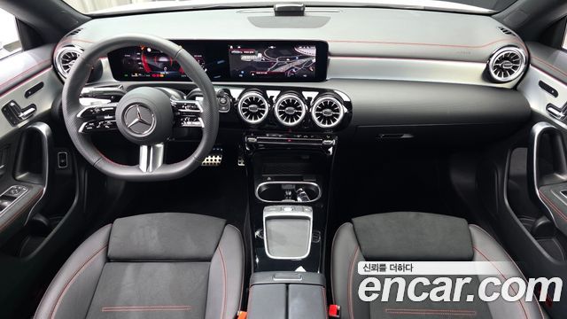 Mercedes-Benz CLA-Class 2024 — photo 10