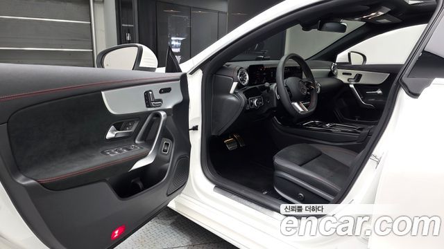 Mercedes-Benz CLA-Class 2024 — photo 13