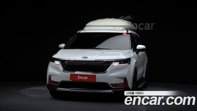 Kia Canival 2021 — photo 3