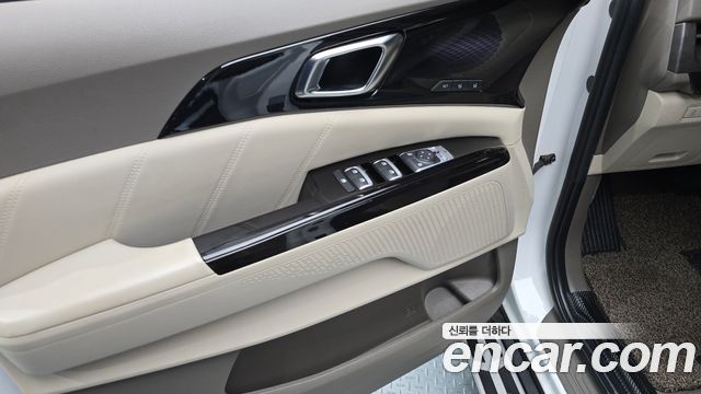 Kia Canival 2021 — photo 14