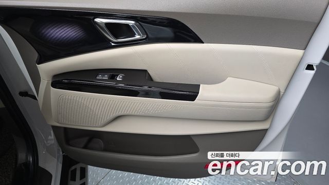 Kia Canival 2021 — photo 15