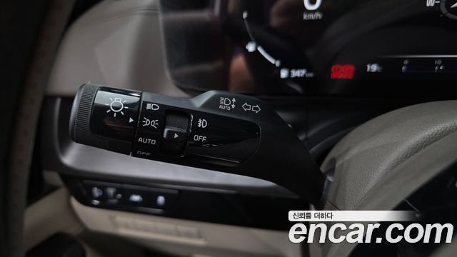Kia Canival 2021 — photo 29