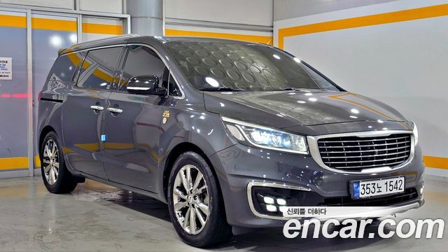 Kia Canival 2016 — photo 3