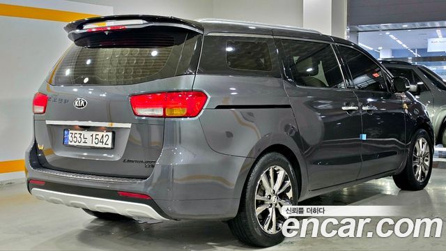 Kia Canival 2016 — photo 4
