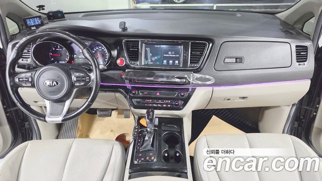 Kia Canival 2016 — photo 7