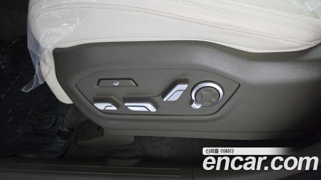 Hyundai Santafe 2025 — photo 33