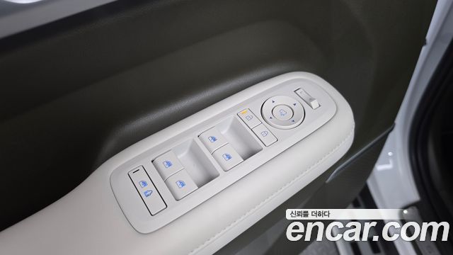 Hyundai Santafe 2025 — photo 43