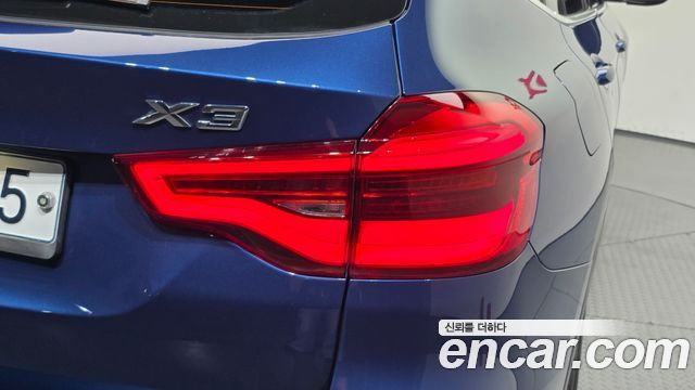 BMW X3 2018 — photo 9