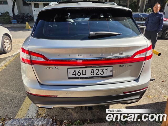 Lincoln MKX 2018 — photo 2