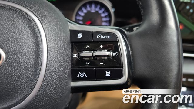 Kia Canival 2021 — photo 22