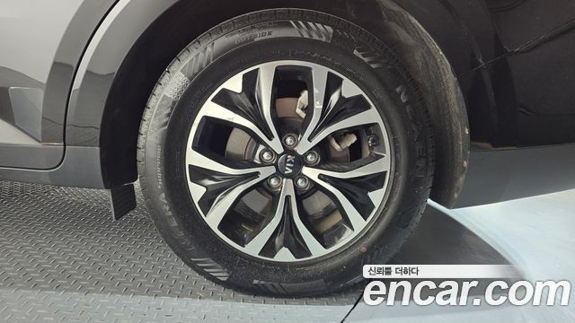 Kia Canival 2021 — photo 7