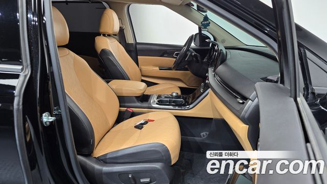 Kia Canival 2021 — photo 16