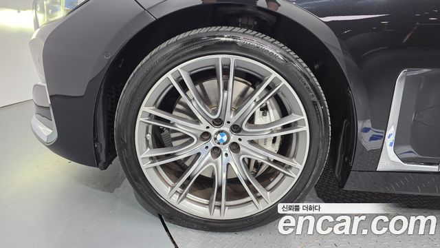 BMW 7-Series 2020 — photo 5