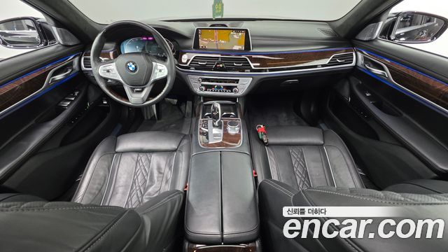 BMW 7-Series 2020 — photo 10