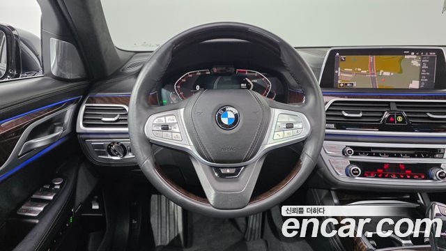 BMW 7-Series 2020 — photo 21