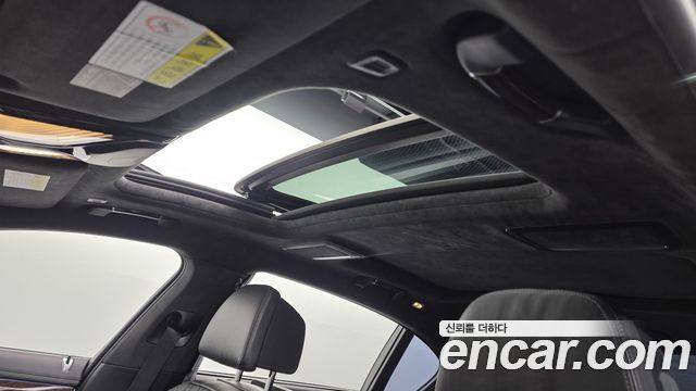 BMW 7-Series 2020 — photo 24