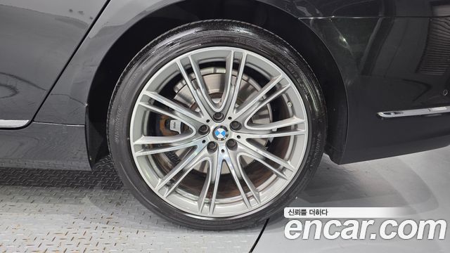 BMW 7-Series 2020 — photo 7