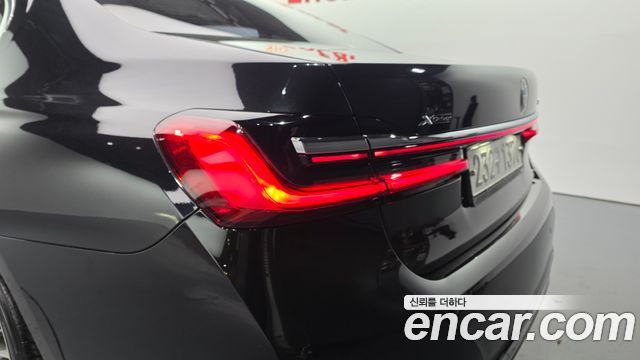 BMW 7-Series 2020 — photo 9