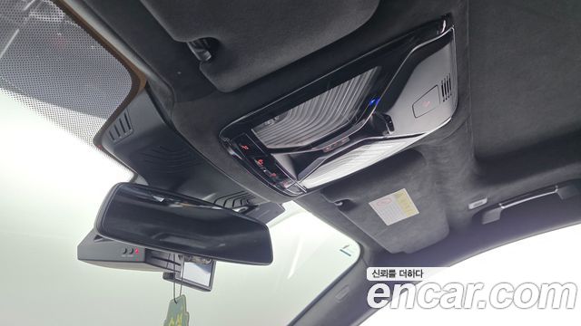 BMW 7-Series 2020 — photo 28