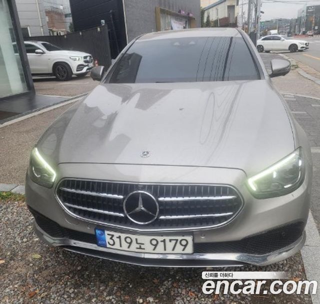 Mercedes-Benz E-Class 2022 — photo 1