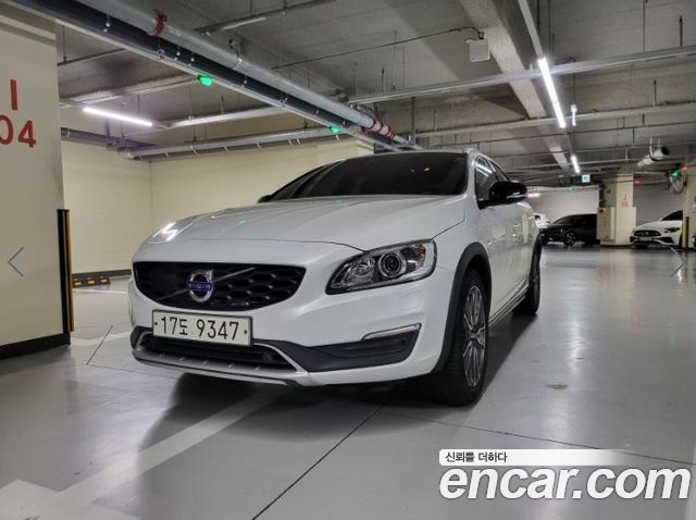 Volvo V60 2018 — photo 2
