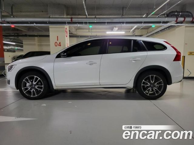 Volvo V60 2018 — photo 3